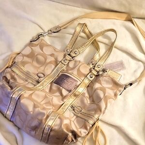 Elegant Coach Beige and Gold Women's Bag